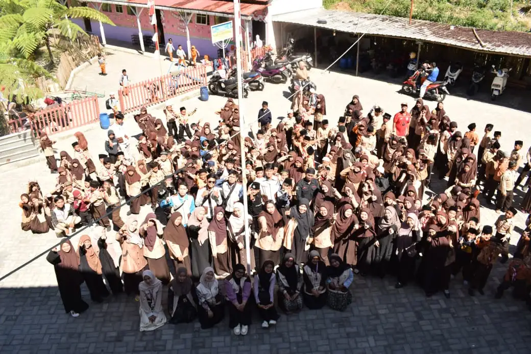 Mahasiswa KKN UINSU Sempajaya Gelar Kegiatan Mengajar di SD Tahfizh Qur’an Karimah